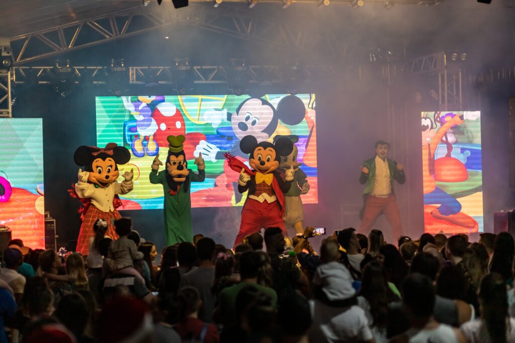 Encerramento Mágico do Natal em Luzerna/SC: Show Infantil com Personagens Encantados!