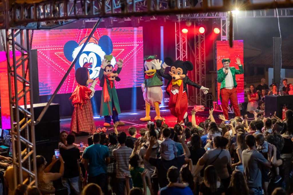 Encerramento Mágico do Natal em Luzerna/SC: Show Infantil com Personagens Encantados!