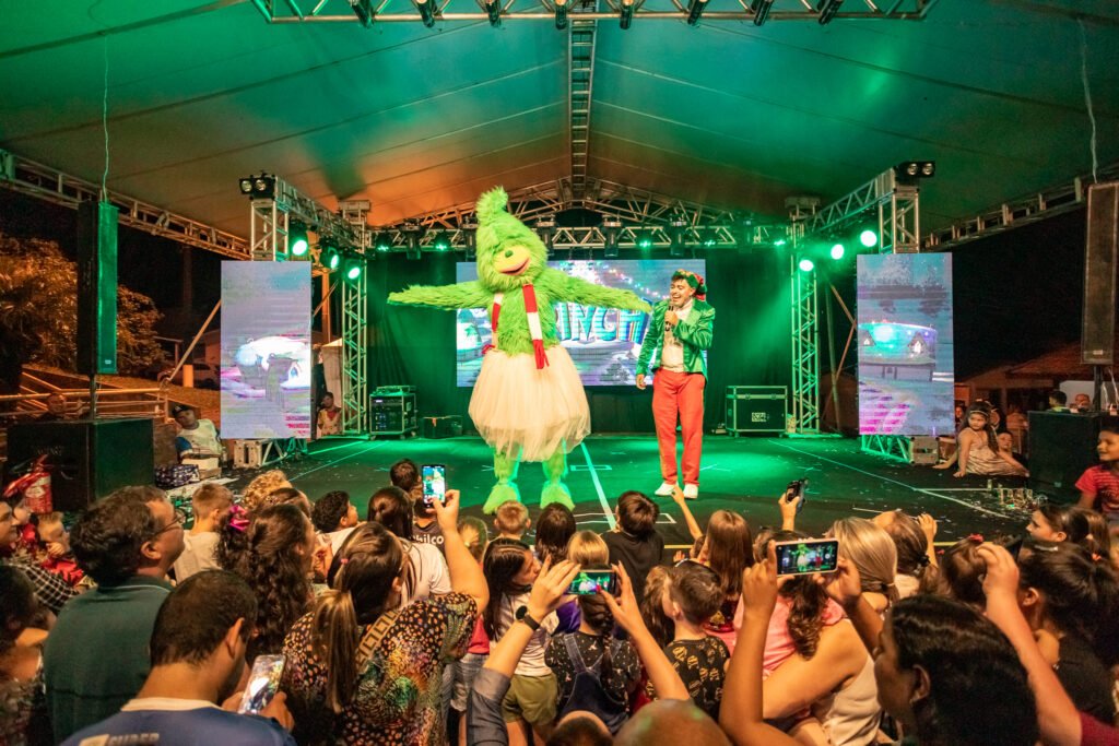 Encerramento Mágico do Natal em Luzerna/SC: Show Infantil com Personagens Encantados!