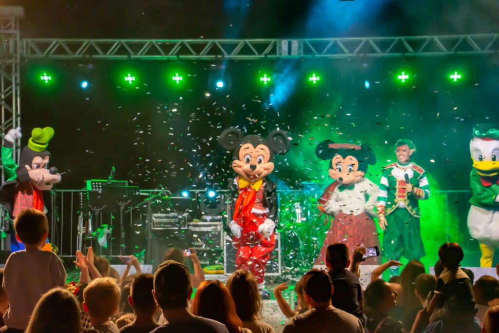 Chegada do Papai Noel e Aniversário da Cidade de Marcelino Ramos/SC: Um Show Inesquecível de Personagens e Magia!