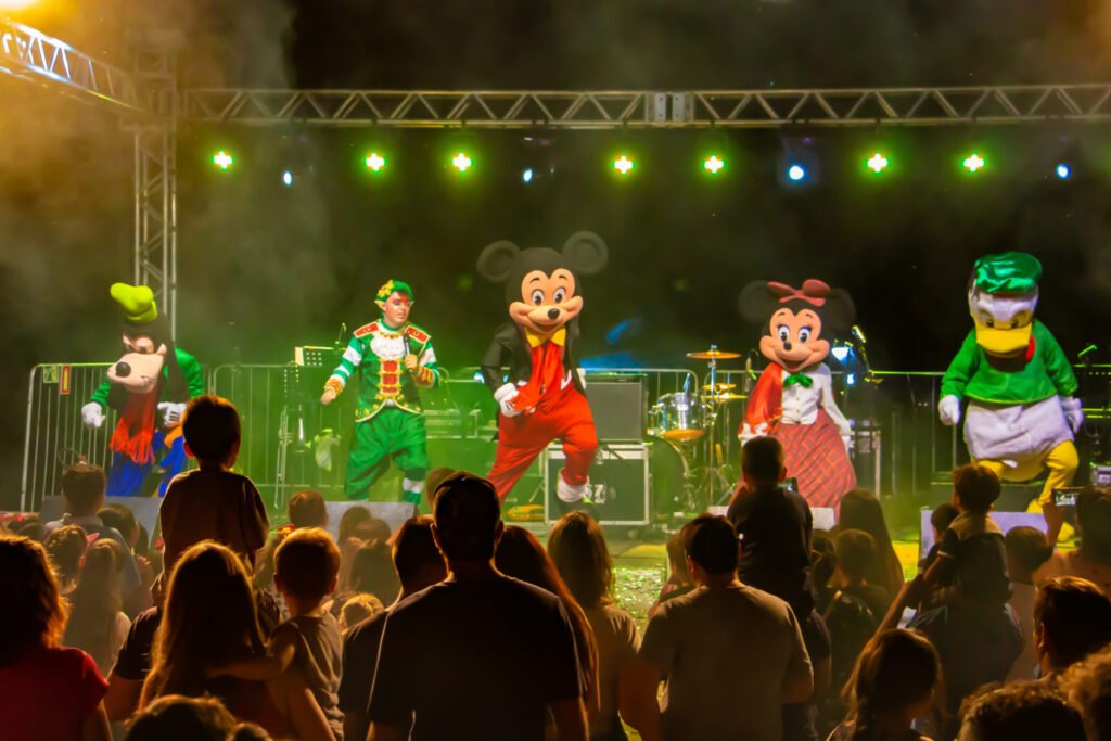 Chegada do Papai Noel e Aniversário da Cidade de Marcelino Ramos/SC: Um Show Inesquecível de Personagens e Magia!