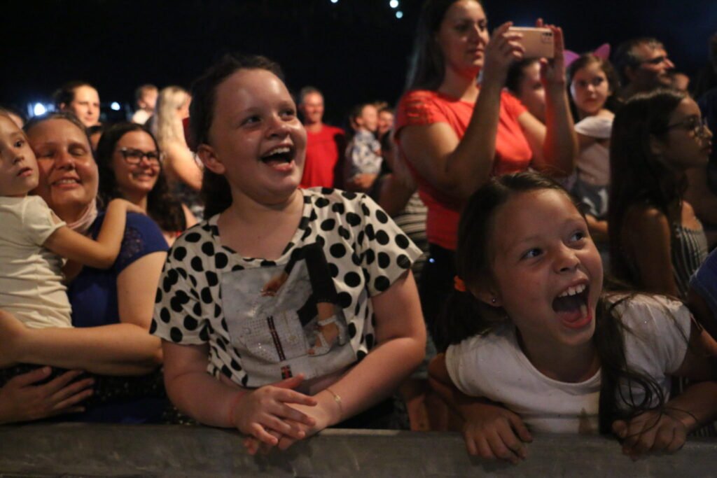 Chegada do Papai Noel e Aniversário da Cidade de Marcelino Ramos/SC: Um Show Inesquecível de Personagens e Magia!