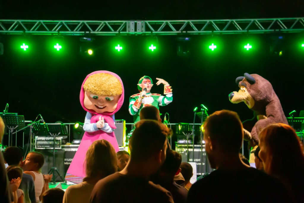 Chegada do Papai Noel e Aniversário da Cidade de Marcelino Ramos/SC: Um Show Inesquecível de Personagens e Magia!