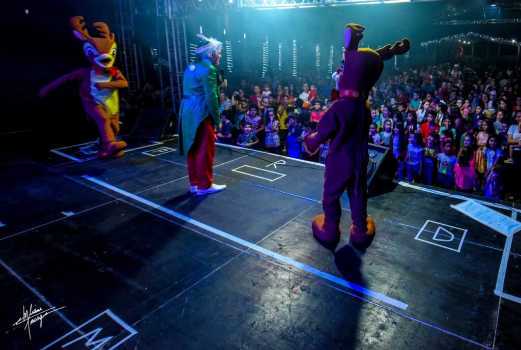 Abertura do Natal em Jaborá/SC: Um Espetáculo Mágico com Shows Infantis e Personagens Natalinos!
