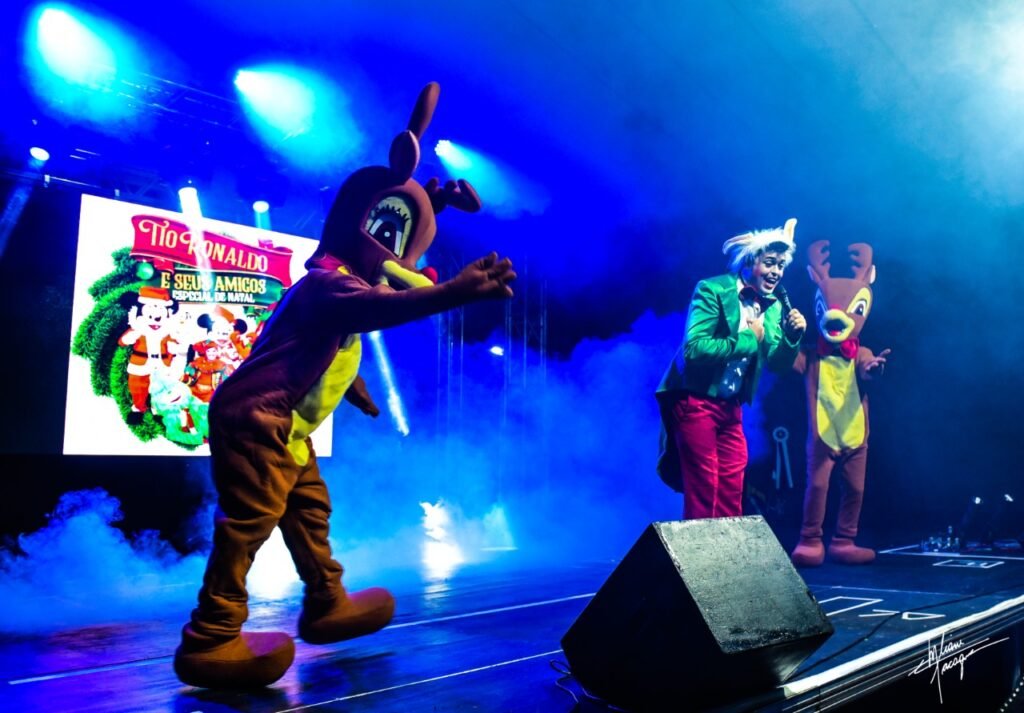 Abertura do Natal em Jaborá/SC: Um Espetáculo Mágico com Shows Infantis e Personagens Natalinos!