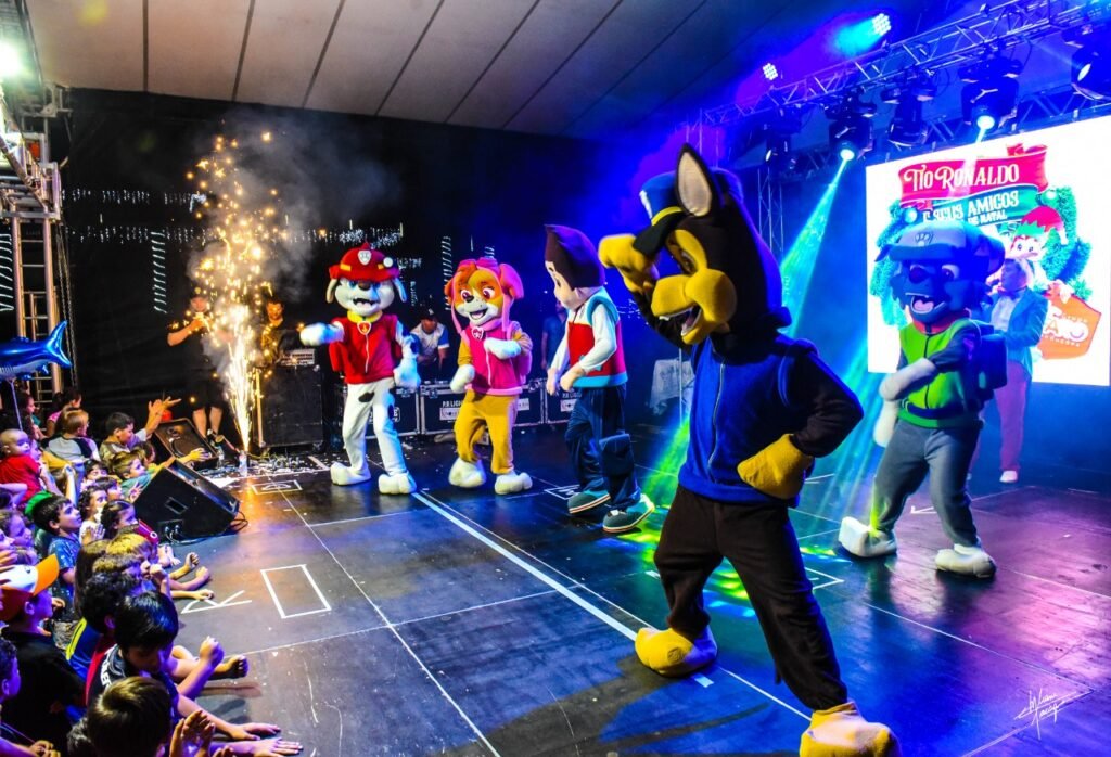 Abertura do Natal em Jaborá/SC: Um Espetáculo Mágico com Shows Infantis e Personagens Natalinos!