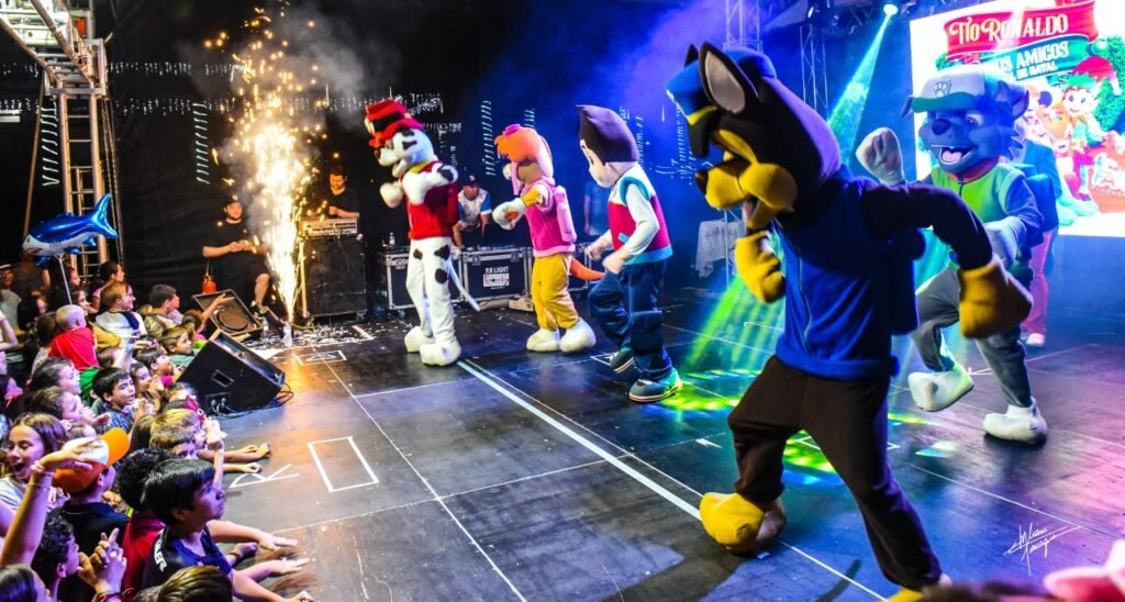 Abertura do Natal em Jaborá/SC: Um Espetáculo Mágico com Shows Infantis e Personagens Natalinos!