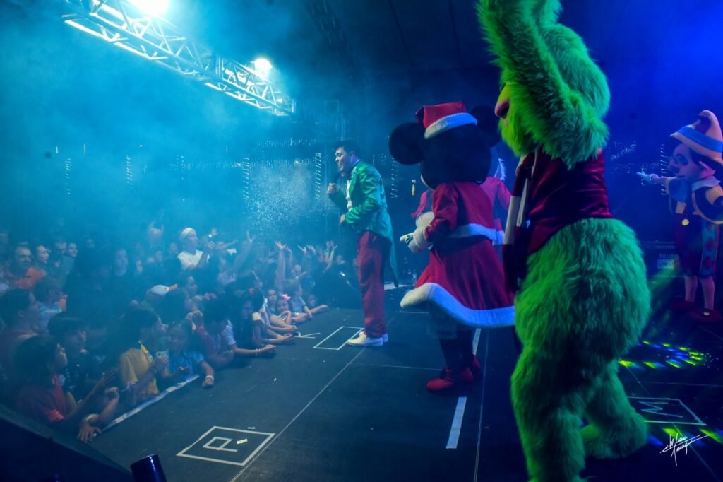 Abertura do Natal em Jaborá/SC: Um Espetáculo Mágico com Shows Infantis e Personagens Natalinos!